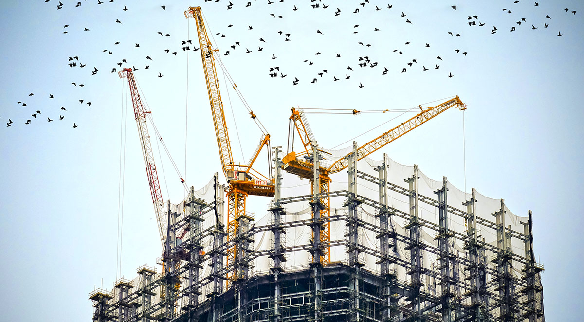 Choosing the Right Crane Rental Company for Installing Structural Steel