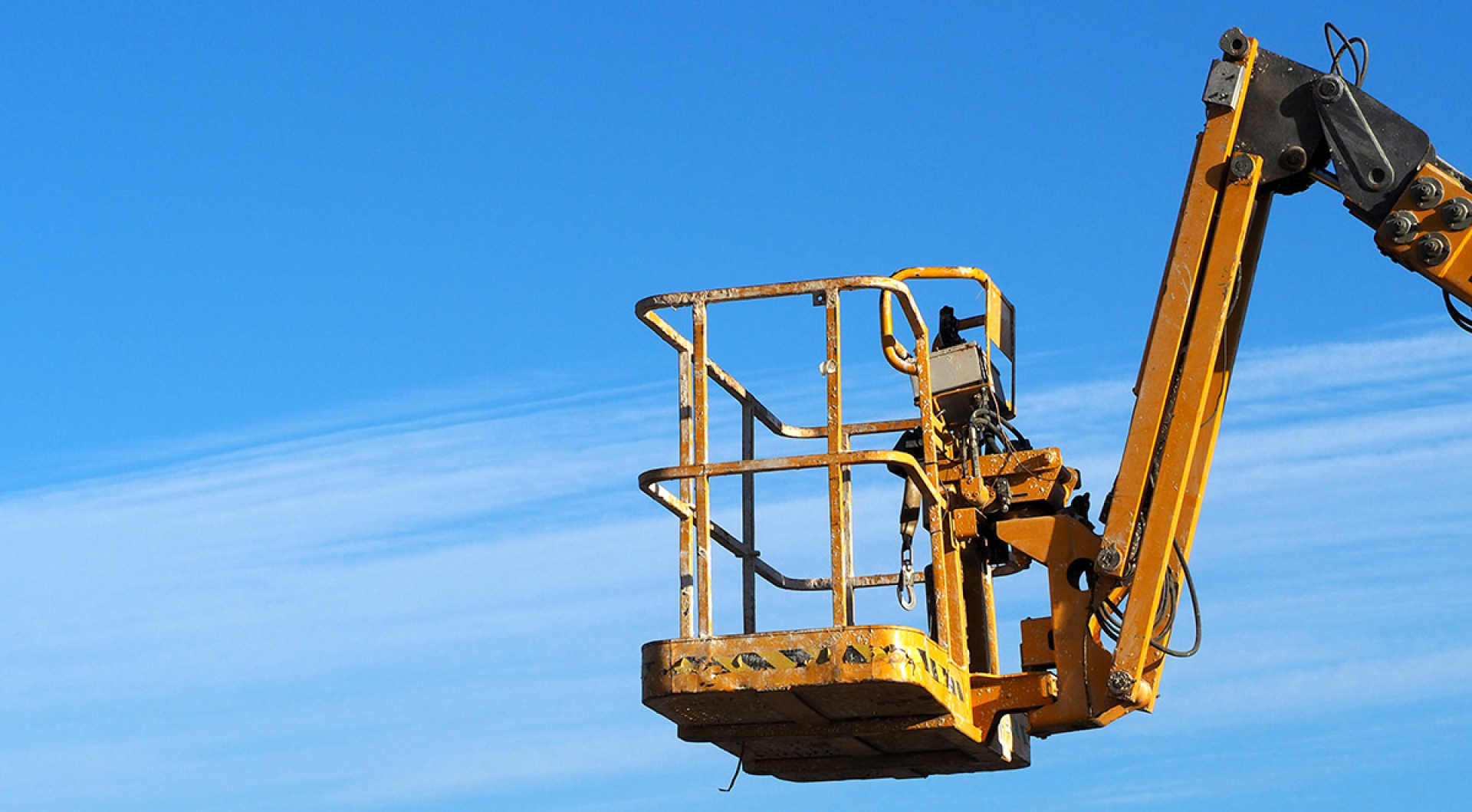 Benefits of Using a Crane in Your Cell Tower Project