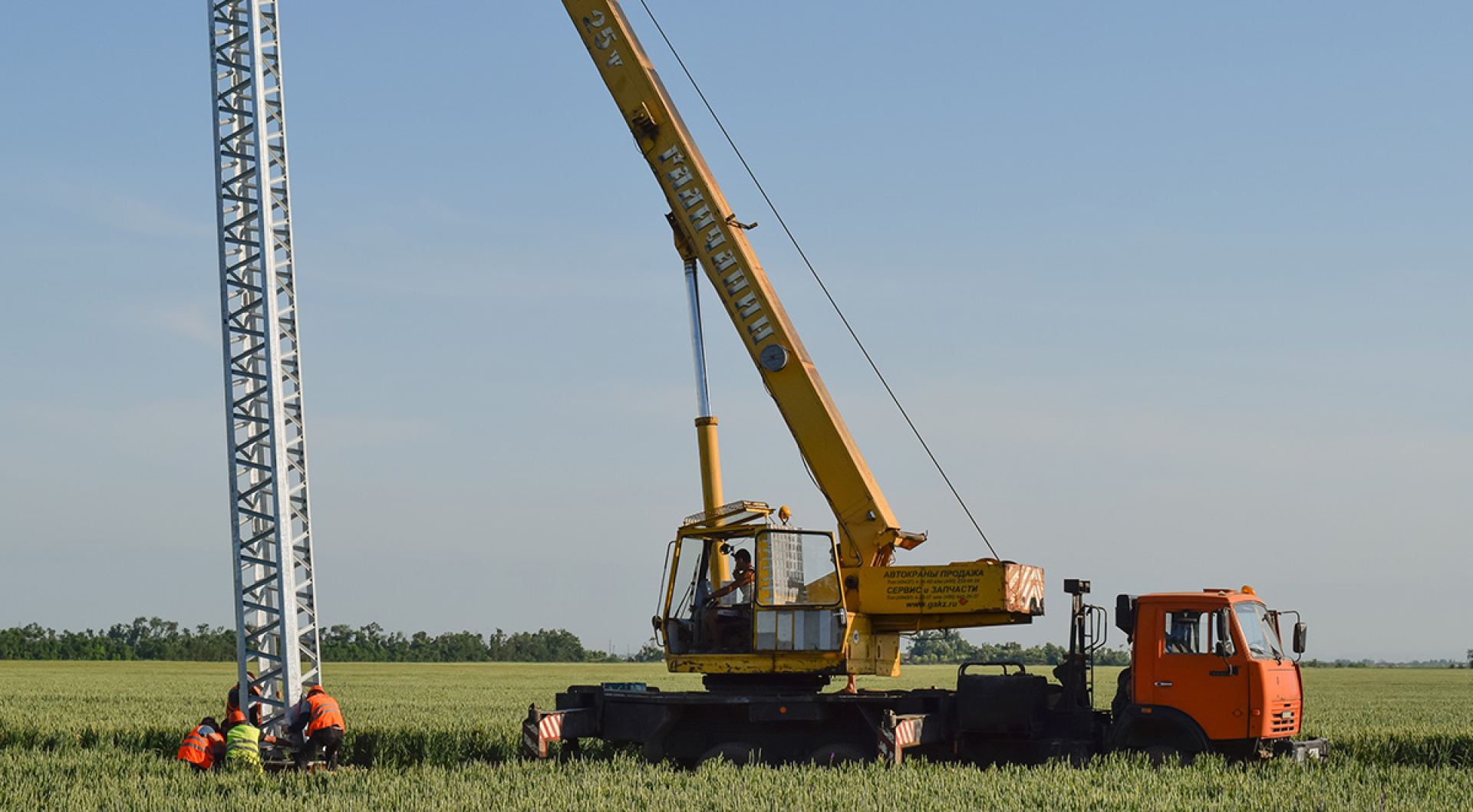Crane Rentals for Hard-to-Reach Locations